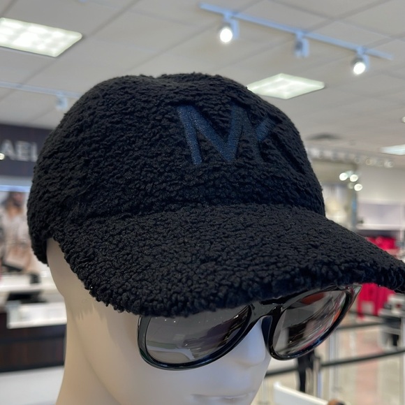 Michael Kors MK Logo Hat Sherpa Adjustable Cap OS 
Black NWT - Picture 1 of 16